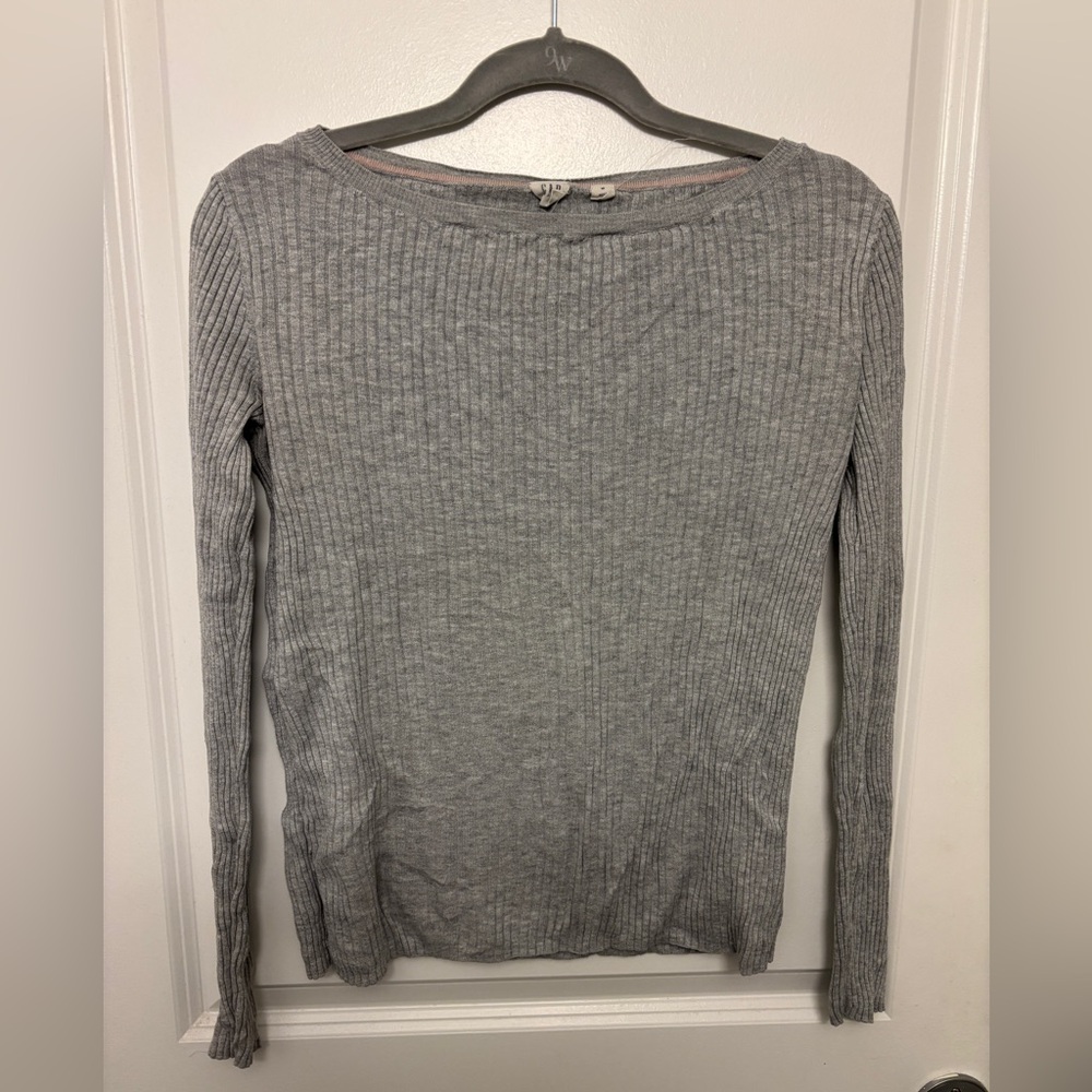 CLEAROUT: Gap - Grey ribbed sweater